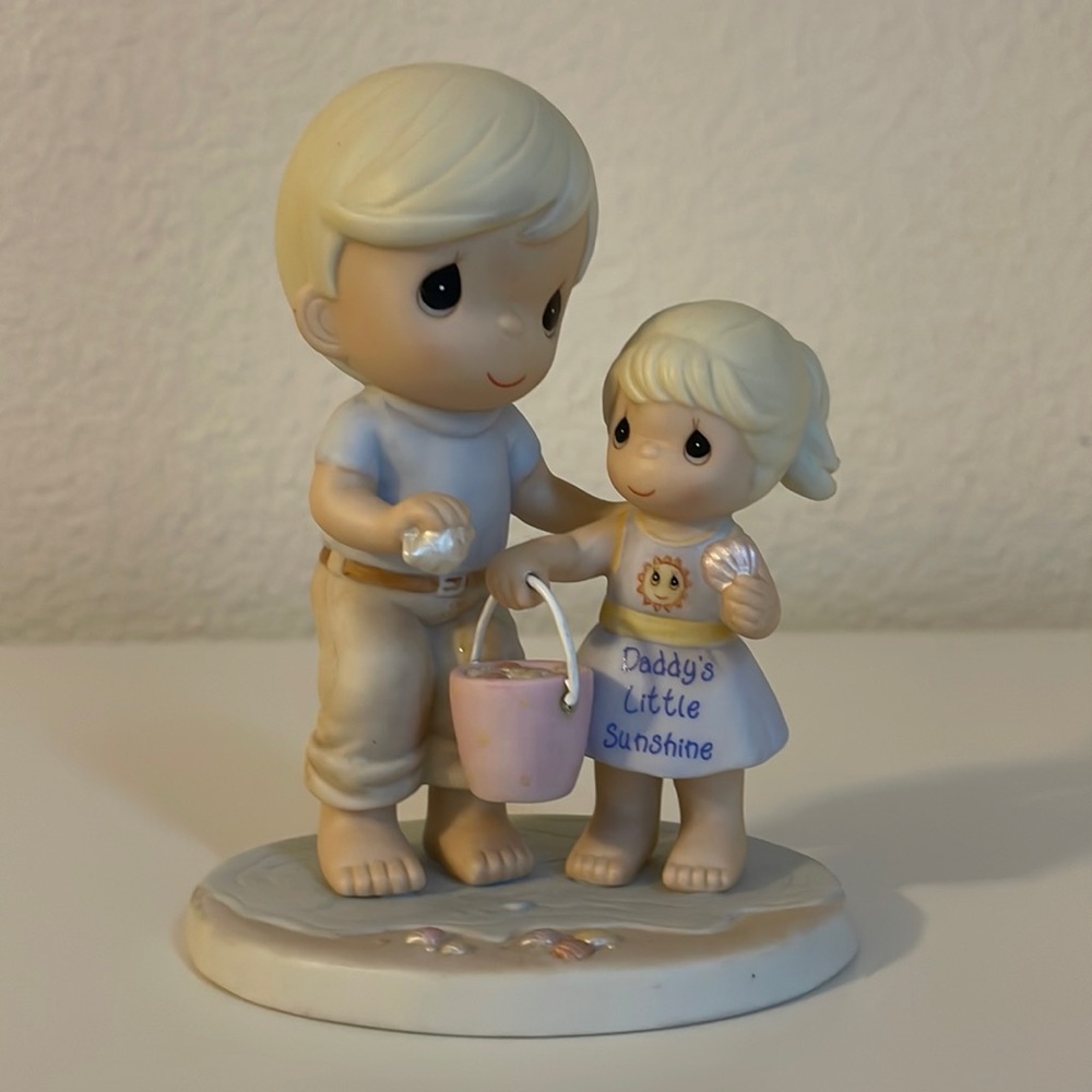 Precious Moments Daddy’s Little Sunshine collectible figurine